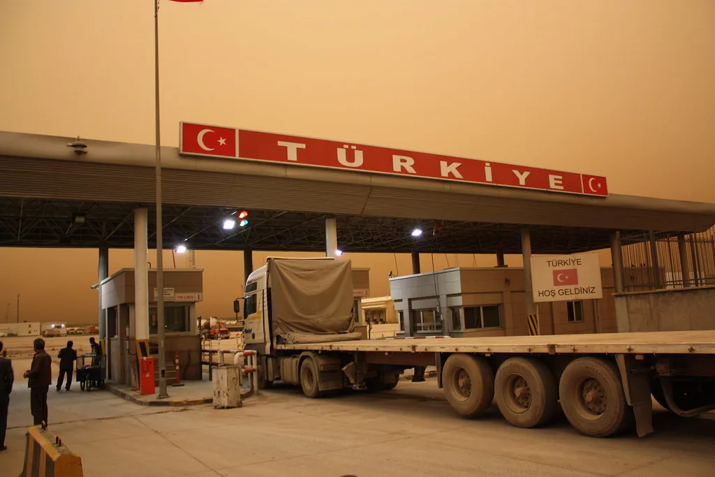 Habur Kapısı'nın kendisi (Habur Gate) — Habur, 2026'nın ilk altı ayında 32,2 milyar dolar transit ticaret, 730 bin araç…