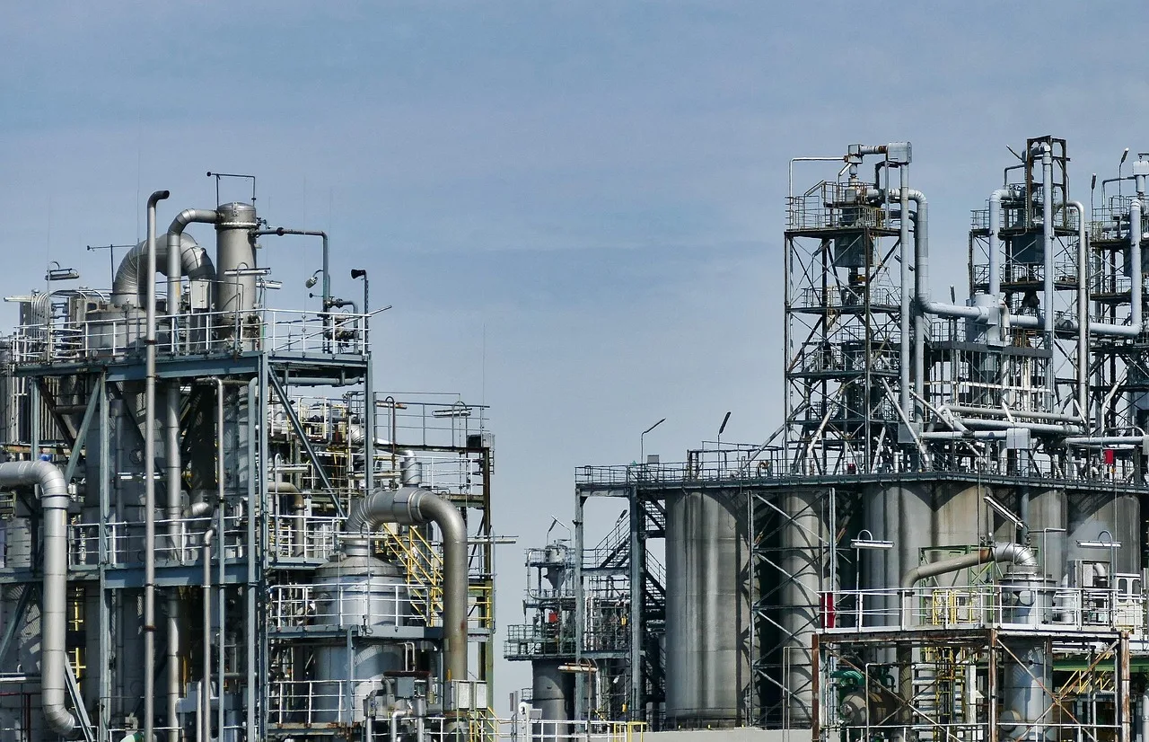Irak Petrol Bakanlığı, güneydeki sahalardan TIR'larla taşınacak ham petrol ile Ceyhan hattı üzerinden günlük ihracat…